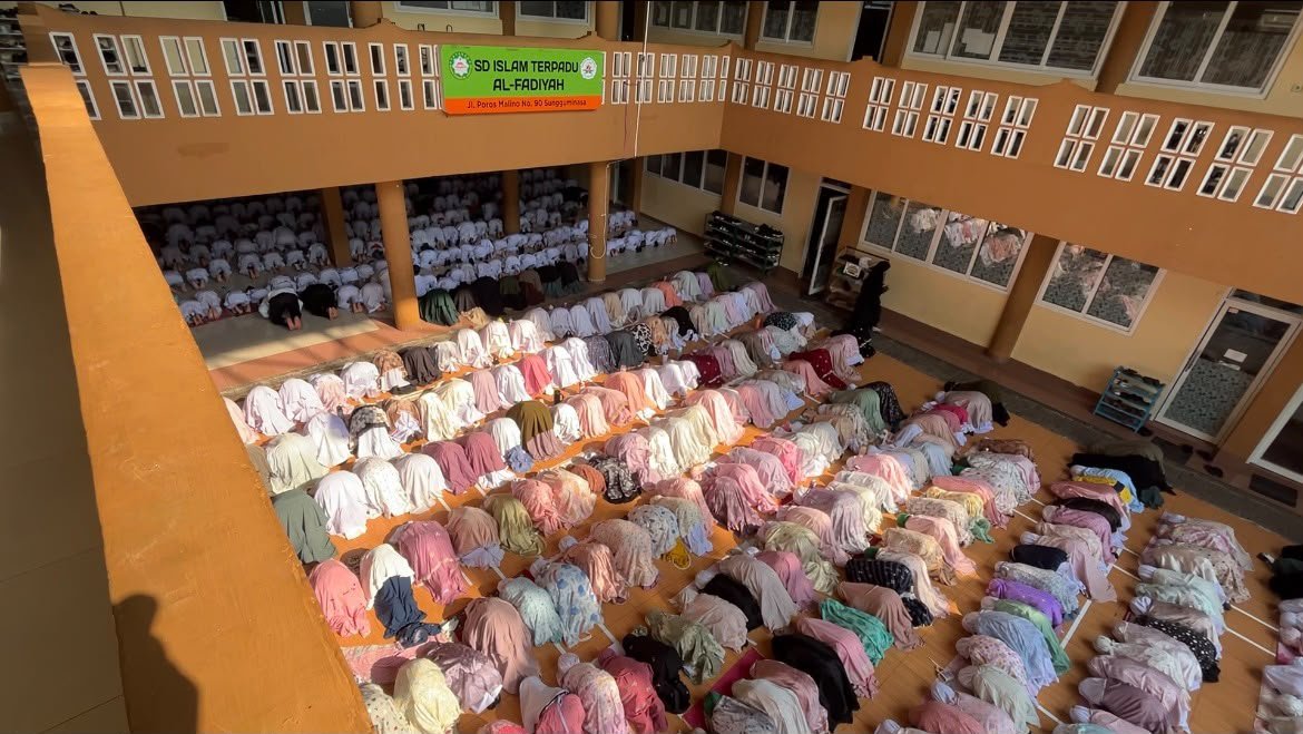 Hadapi Kemarau Panjang, SIT Al-Fadiyah Gowa Gelar Sholat Istisqa Memohon Turunnya Hujan